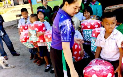บริจาค คุณหนุ่ย แม่ฮ่องสอน รร ห้วยหมู แม่สะเรียง บริจาค คุณหนุ่ย แม่ฮ่องสอน รร ห้วยหมู แม่สะเรียง