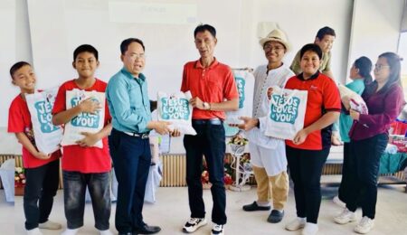 Sun Gateway Co., Ltd. donated rice to the SOS Children’s Villages Foundation in Samut Prakan.